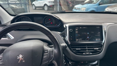 Peugeot 2008 100 S&S Allure (9)