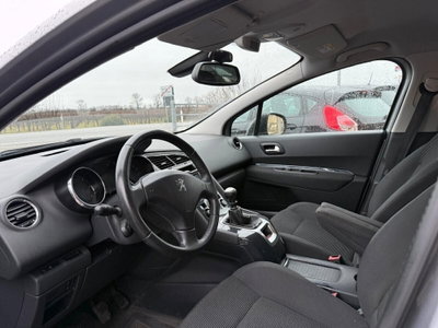 Peugeot 5008 1.6 HDi 115CV Business (10)