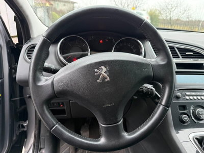 Peugeot 5008 1.6 HDi 115CV Business (14)