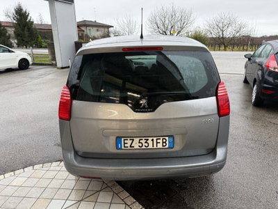 Peugeot 5008 1.6 HDi 115CV Business (7)