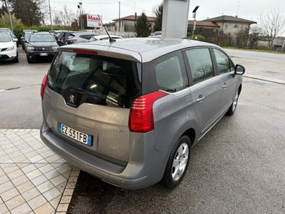 Peugeot 5008 1.6 HDi 115CV Business (8)