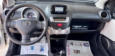 Toyota Aygo 1.0 12V VVT-i 5 porte Active Connect (10)