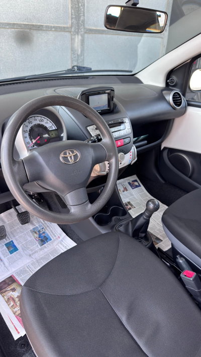 Toyota Aygo 1.0 12V VVT-i 5 porte Active Connect (13)