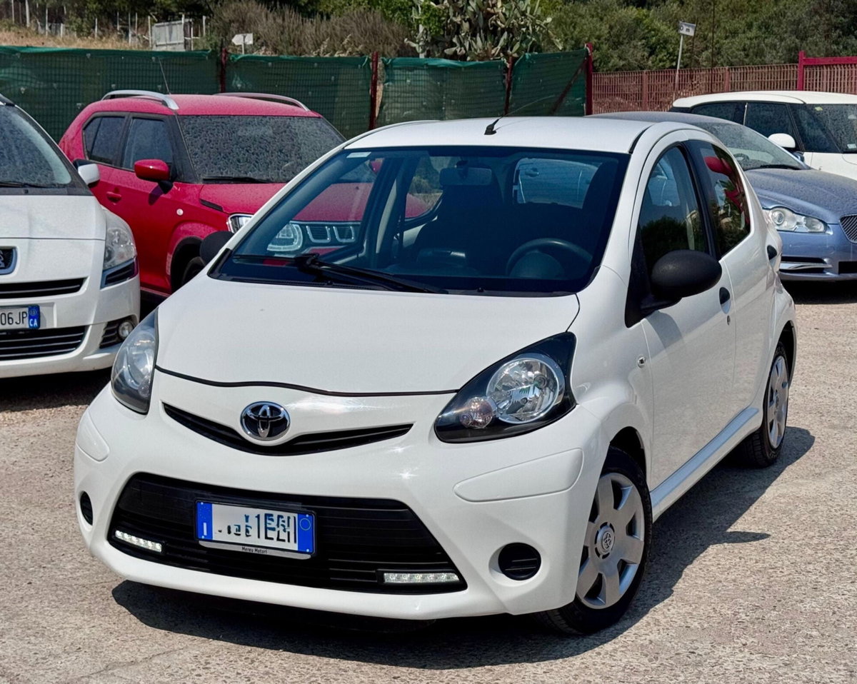 Toyota Aygo 1.0 12V VVT-i 5 porte Active Connect (3)