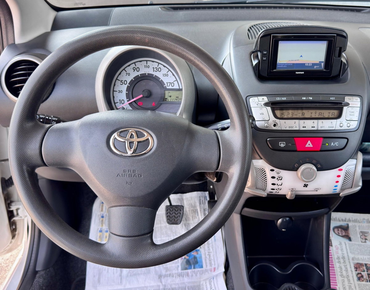 Toyota Aygo 1.0 12V VVT-i 5 porte Active Connect (5)