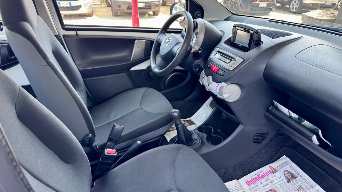 Toyota Aygo 1.0 12V VVT-i 5 porte Active Connect (6)