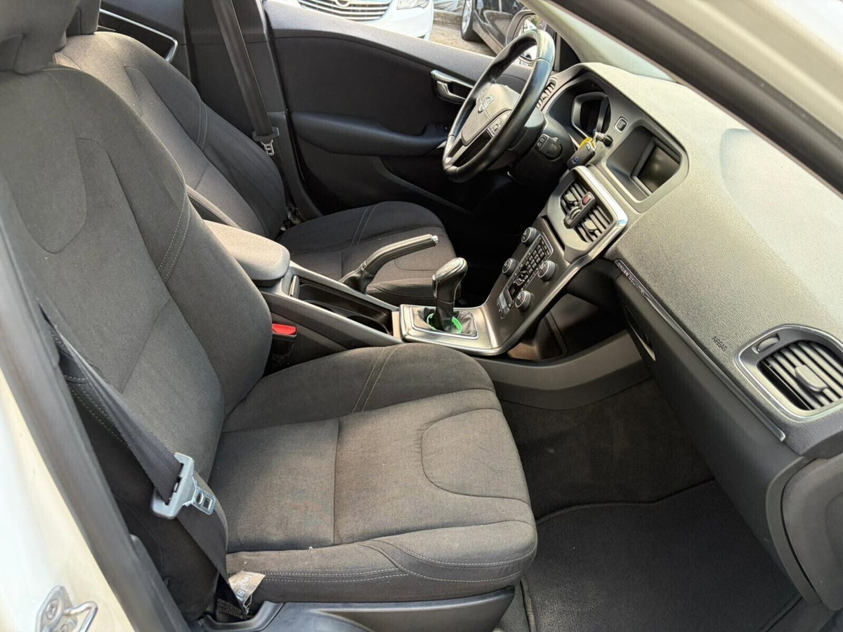 Volvo V40 Cross Country D2 1.6 Summum (10)