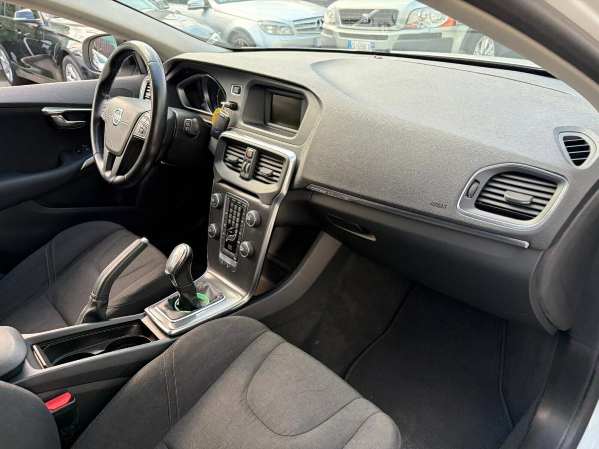 Volvo V40 Cross Country D2 1.6 Summum (11)