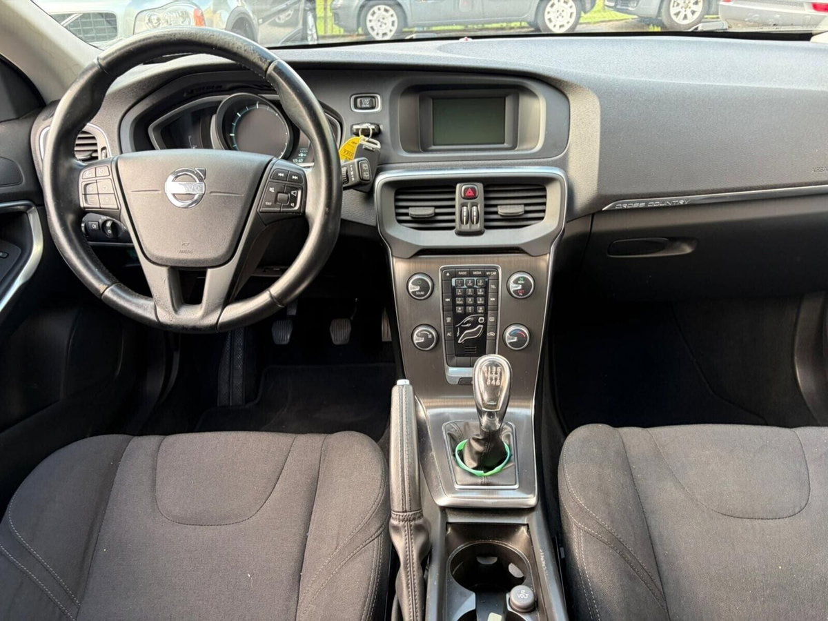 Volvo V40 Cross Country D2 1.6 Summum (13)