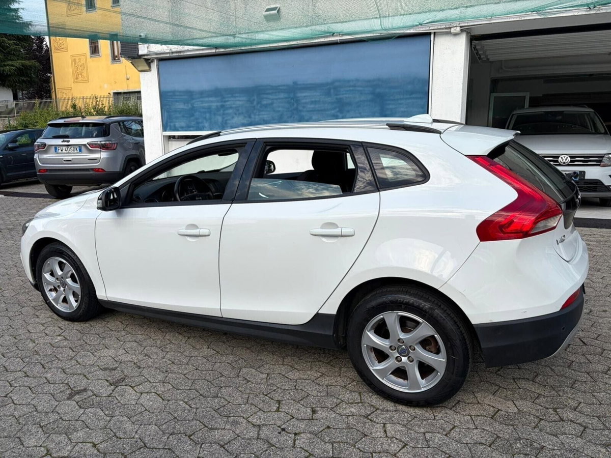 Volvo V40 Cross Country D2 1.6 Summum (4)
