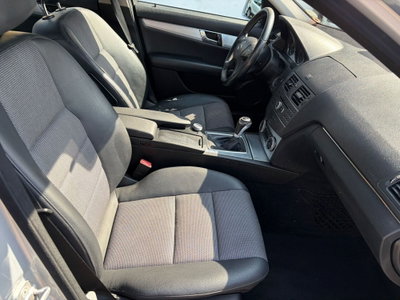 Mercedes-Benz Classe C 200 BlueEFFICIENCY Avantgarde (10)