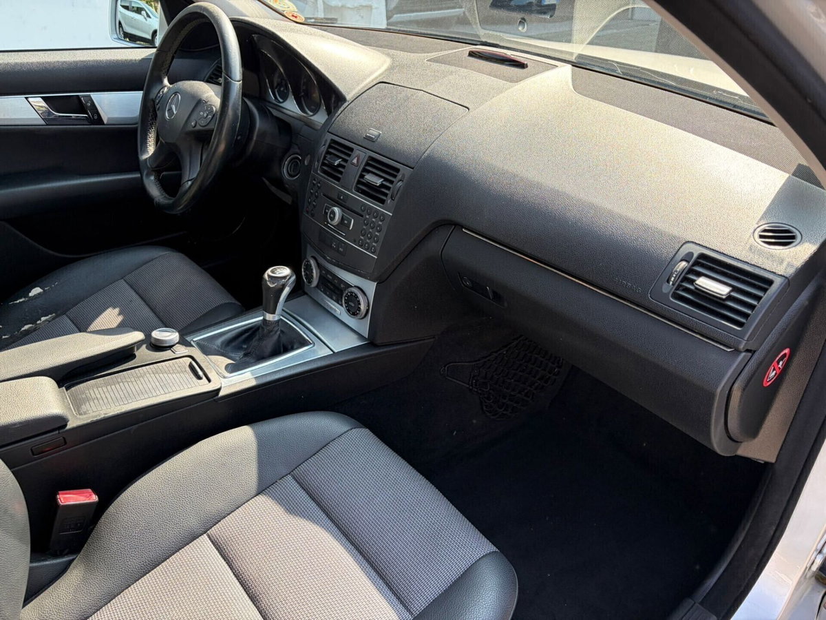 Mercedes-Benz Classe C 200 BlueEFFICIENCY Avantgarde (11)
