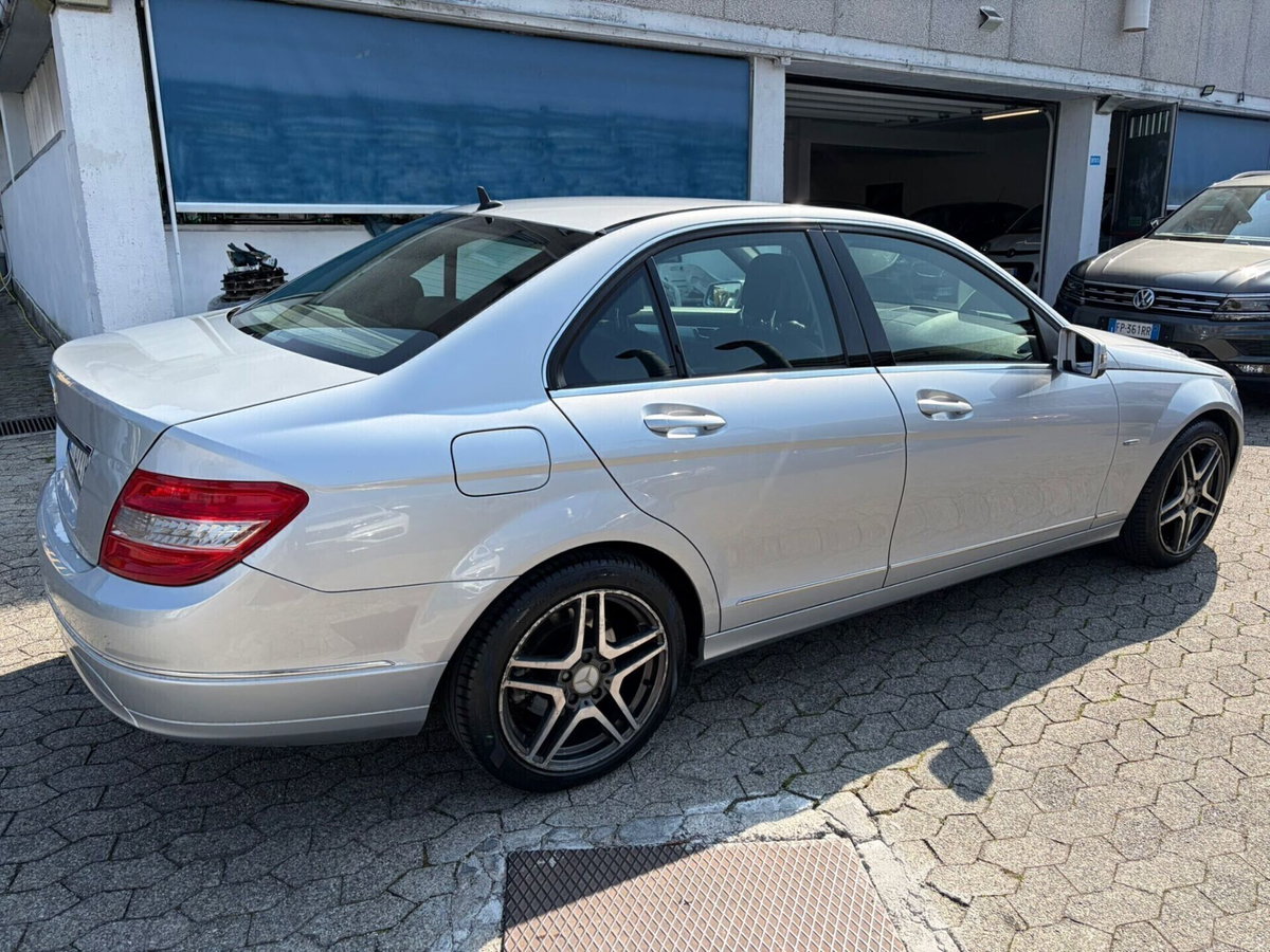 Mercedes-Benz Classe C 200 BlueEFFICIENCY Avantgarde (4)