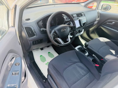 Kia Rio 1.1 CRDi 5p. Cool (11)