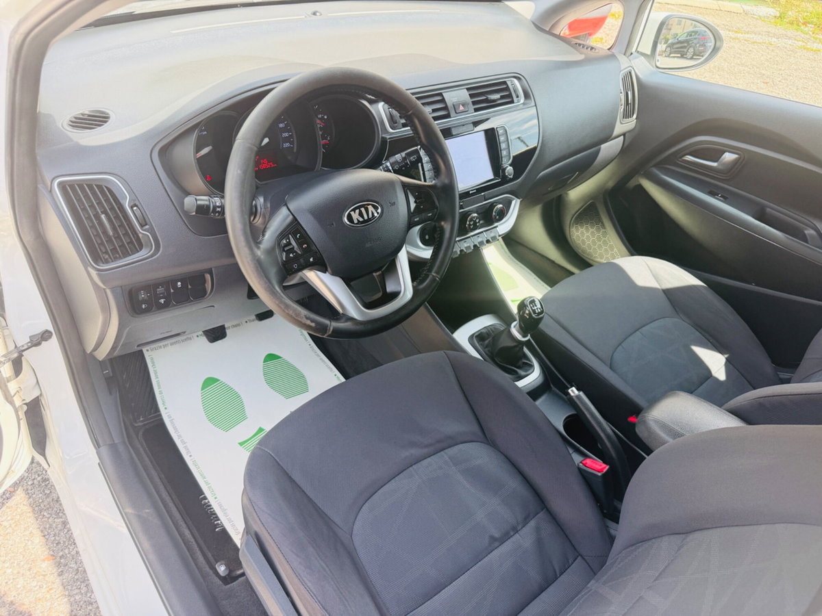 Kia Rio 1.1 CRDi 5p. Cool (14)
