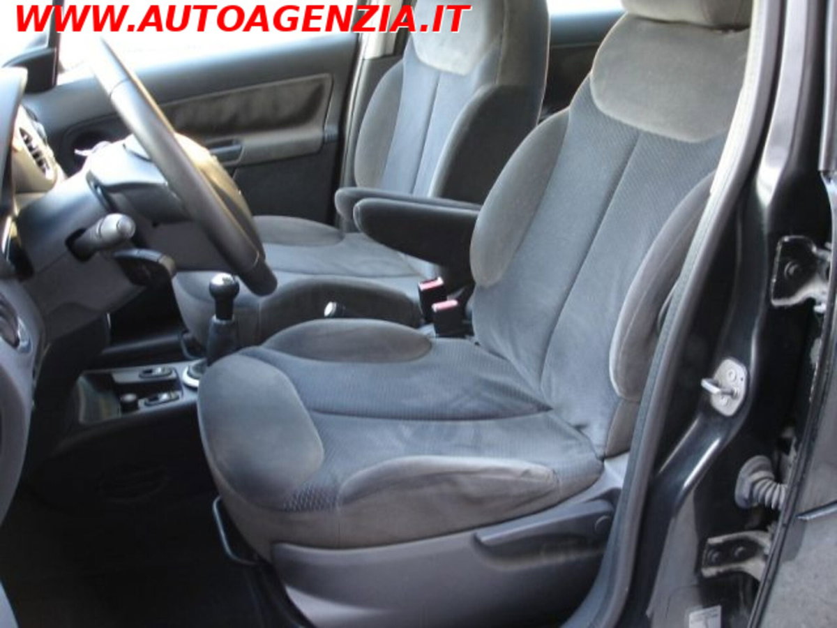 Citroen C3 1.4 HDi 70 Exclusive (10)
