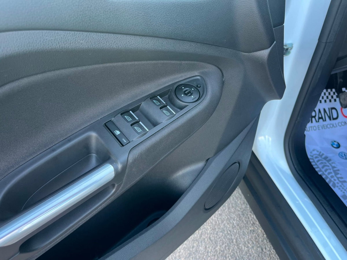 Ford C-Max 1.5 TDCi 120CV Powershift Start&Stop Titanium (9)