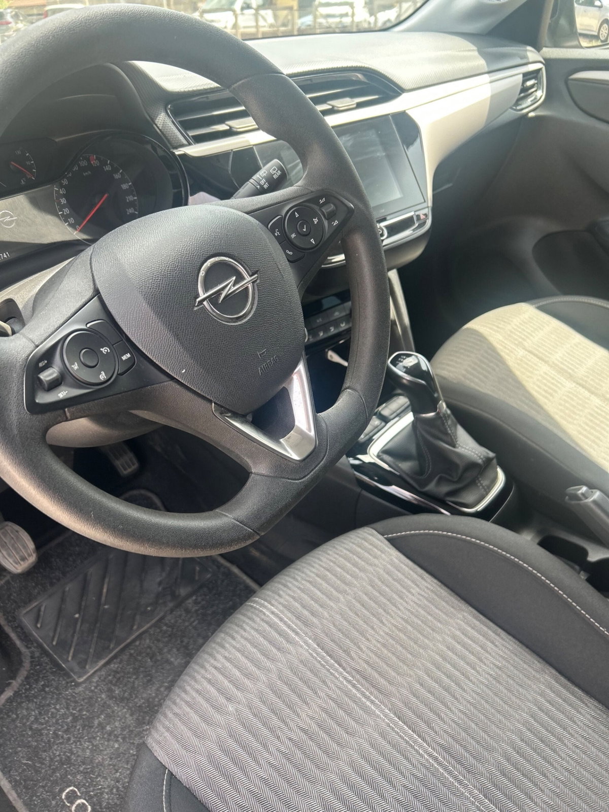 Opel Corsa 1.2 Edition (5)