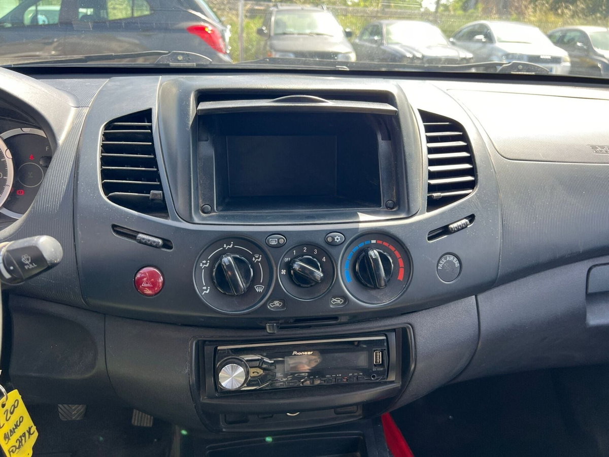 Mitsubishi L200 2.5 DI-D/136CV DC Invite DPF (4)