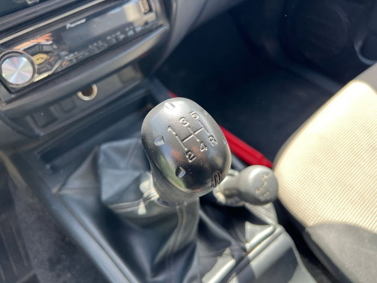 Mitsubishi L200 2.5 DI-D/136CV DC Invite DPF (5)