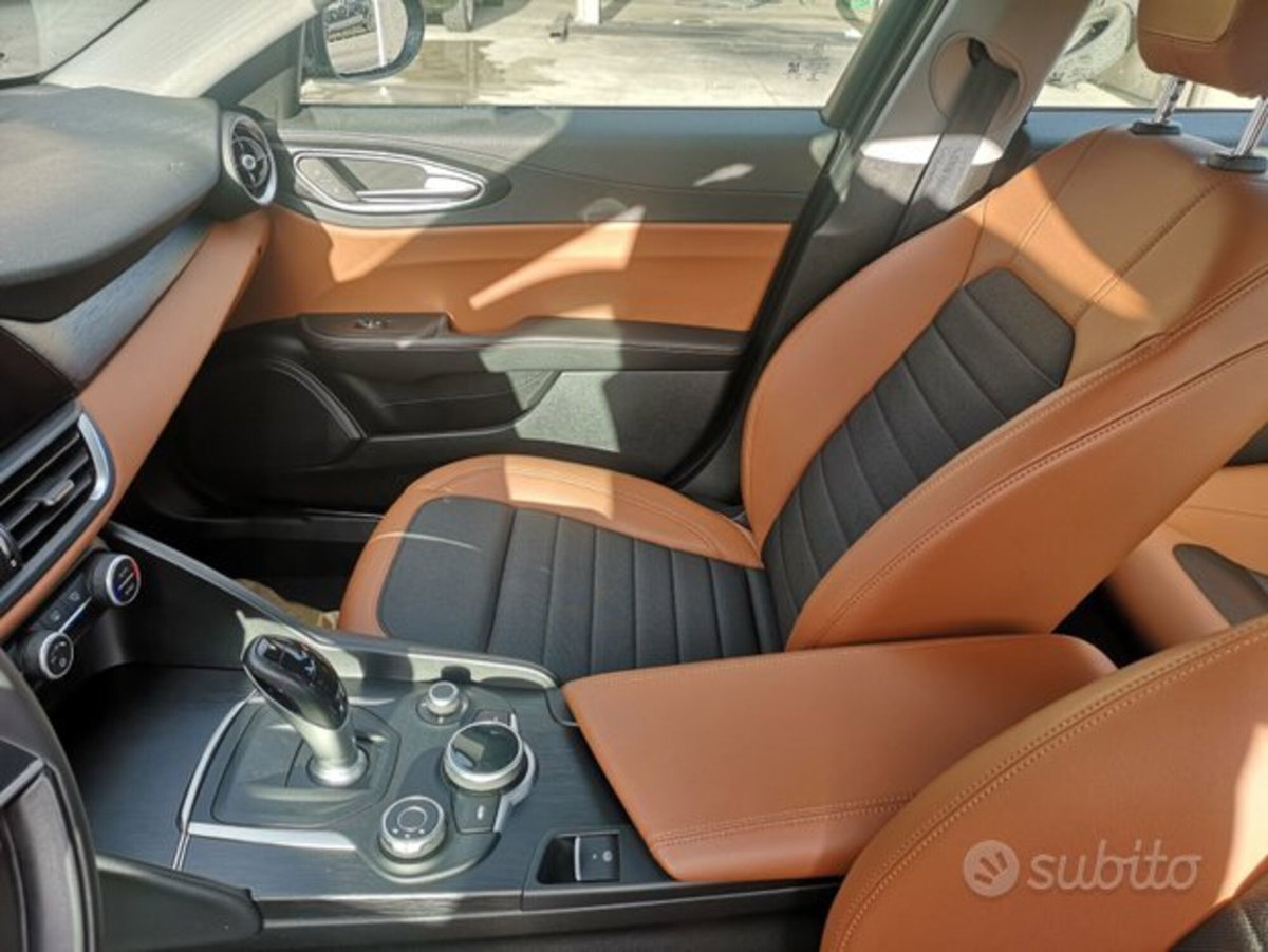 Alfa Romeo Giulia 2.2 Turbodiesel 180 CV AT8 Super (10)