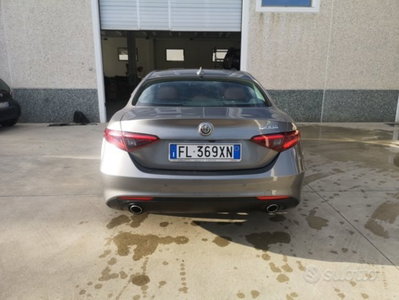 Alfa Romeo Giulia 2.2 Turbodiesel 180 CV AT8 Super (4)