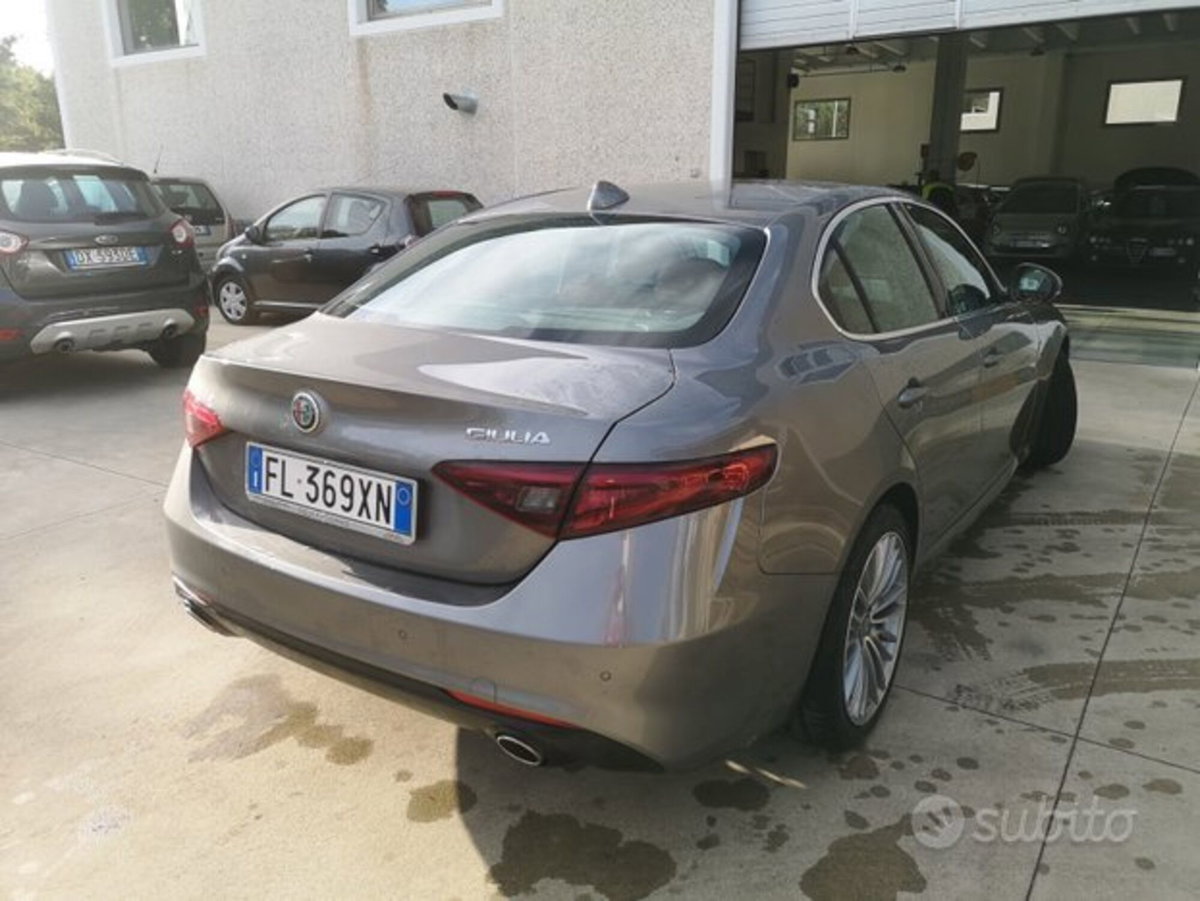 Alfa Romeo Giulia 2.2 Turbodiesel 180 CV AT8 Super (5)