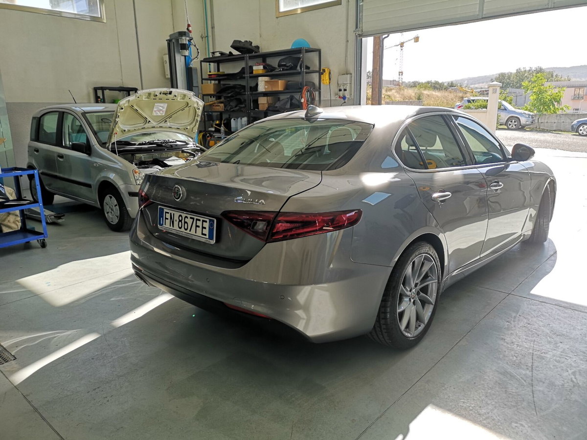 Alfa Romeo Giulia 2.2 Turbodiesel 150 CV AT8 Business (12)