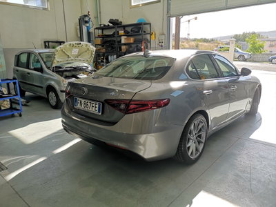 Alfa Romeo Giulia 2.2 Turbodiesel 150 CV AT8 Business (12)
