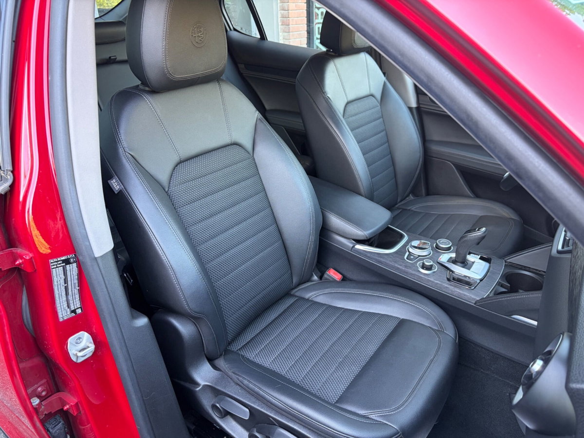 Alfa Romeo Stelvio Stelvio 2.2 Turbodiesel 190 CV AT8 RWD Executive (8)