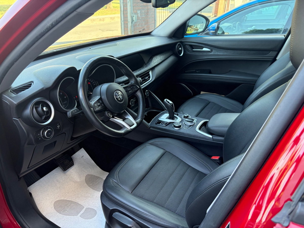 Alfa Romeo Stelvio Stelvio 2.2 Turbodiesel 190 CV AT8 RWD Executive (9)