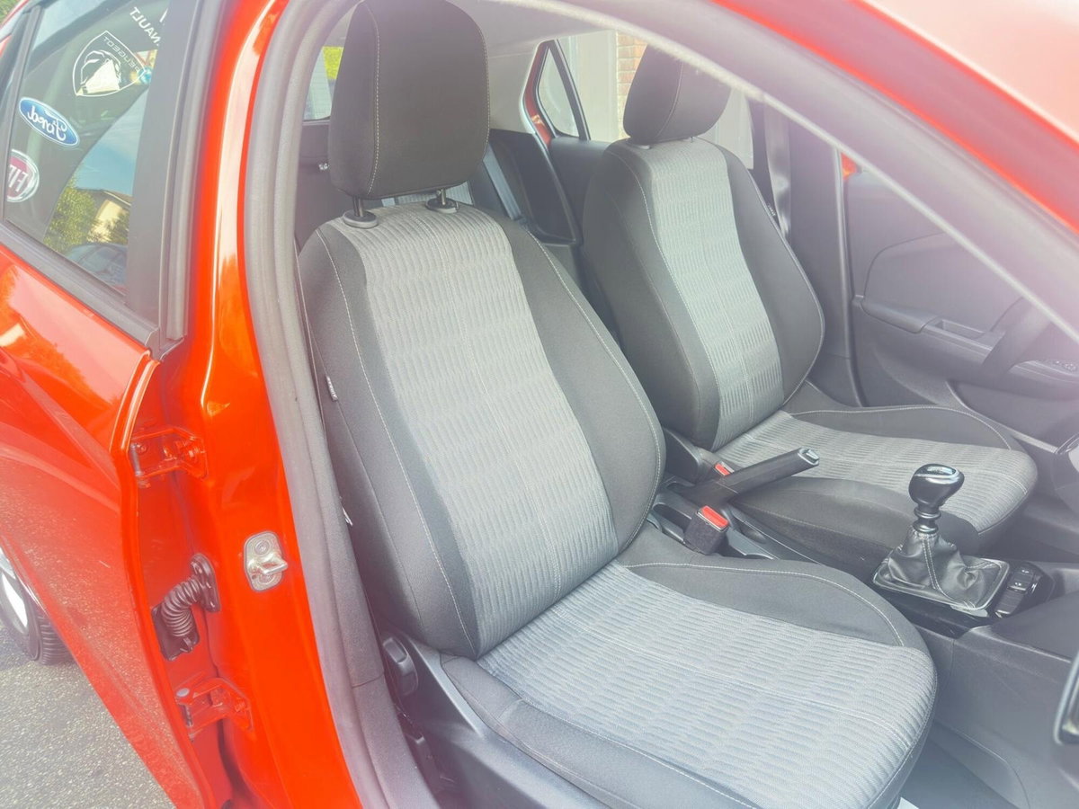 Opel Corsa 1.5 D 100 CV Edition (7)