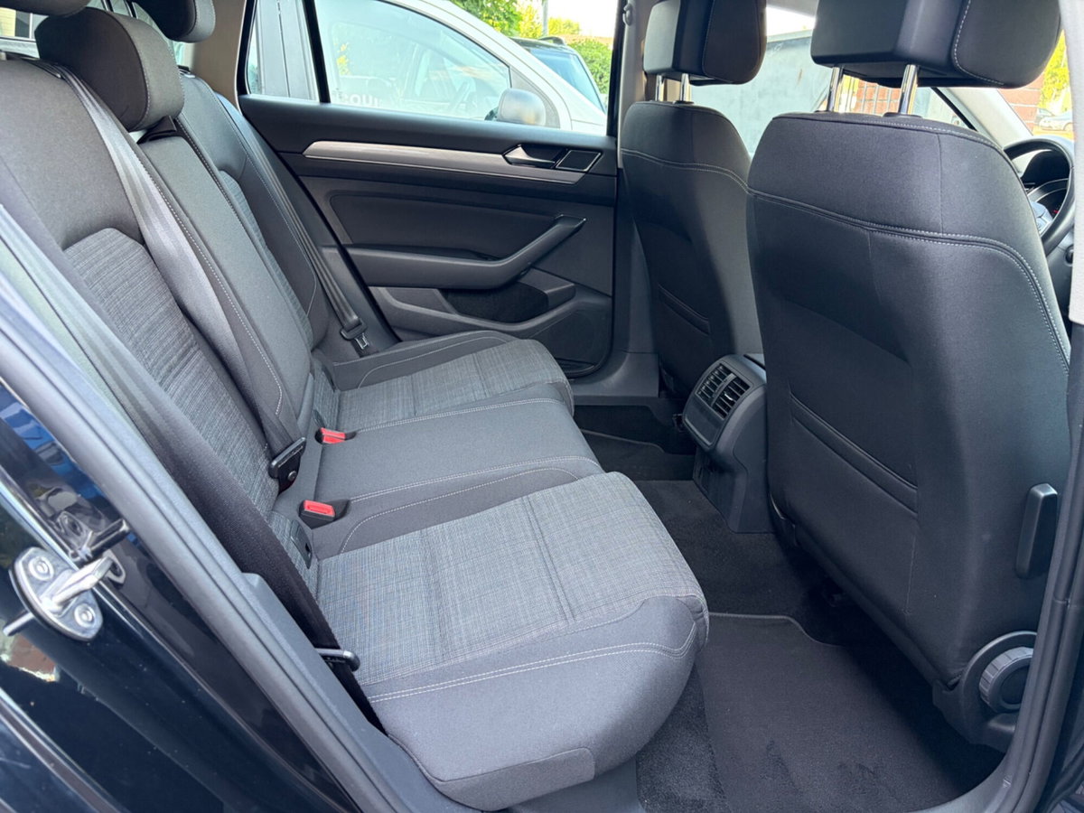 Volkswagen Passat Variant 2.0 TDI SCR EVO DSG Business (11)