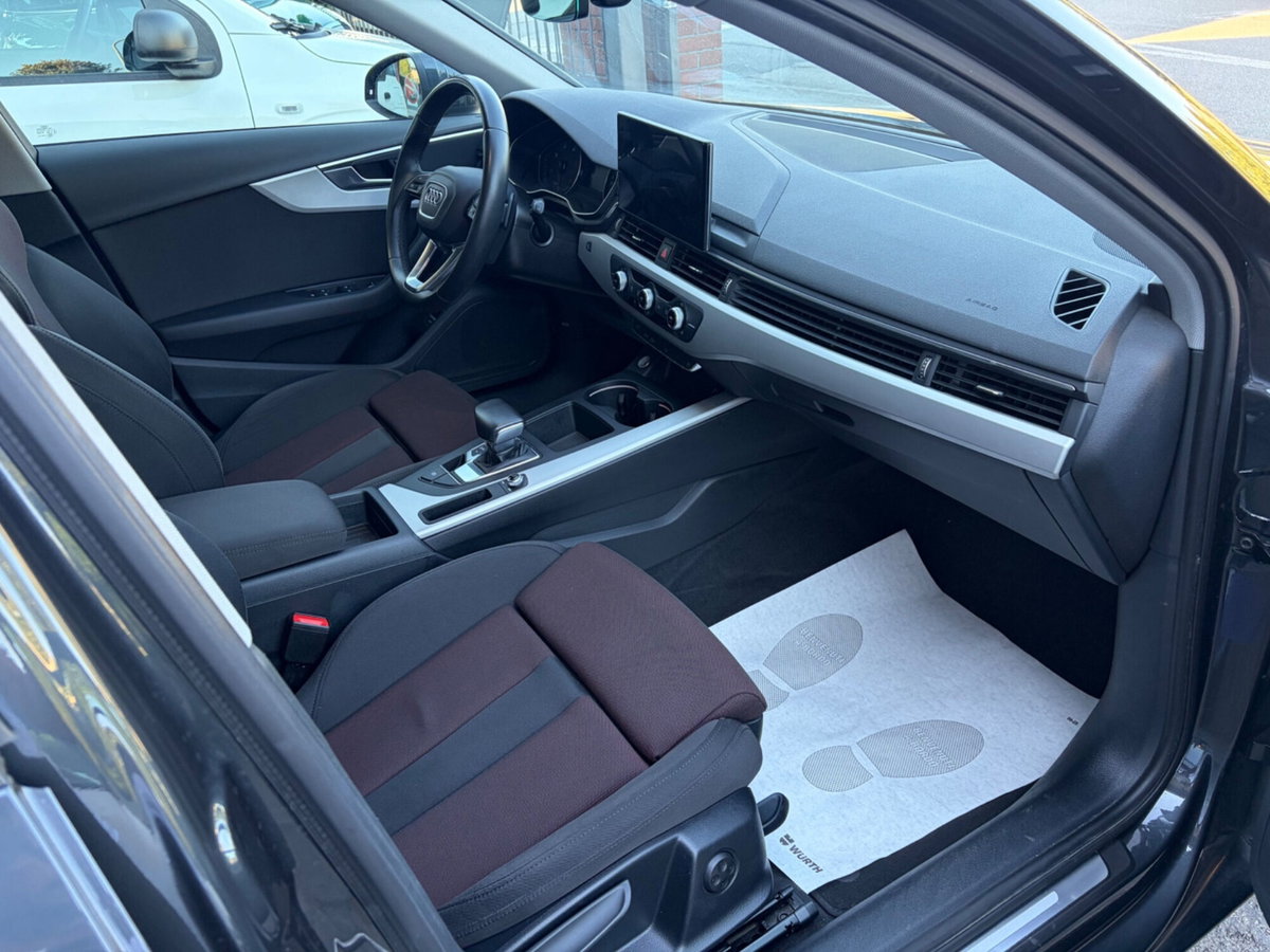 Audi A4 Avant 35 TDI/163 CV S tronic Business Advanced (11)