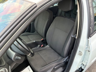 Renault Clio 1.2 16V 5 porte GPL Dynamique (12)