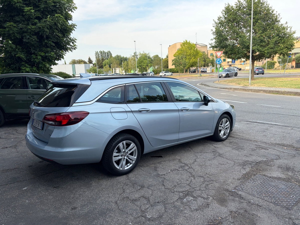 Opel Astra Station Wagon 1.6 CDTi 136CV Start&Stop Sports Innovation (4)