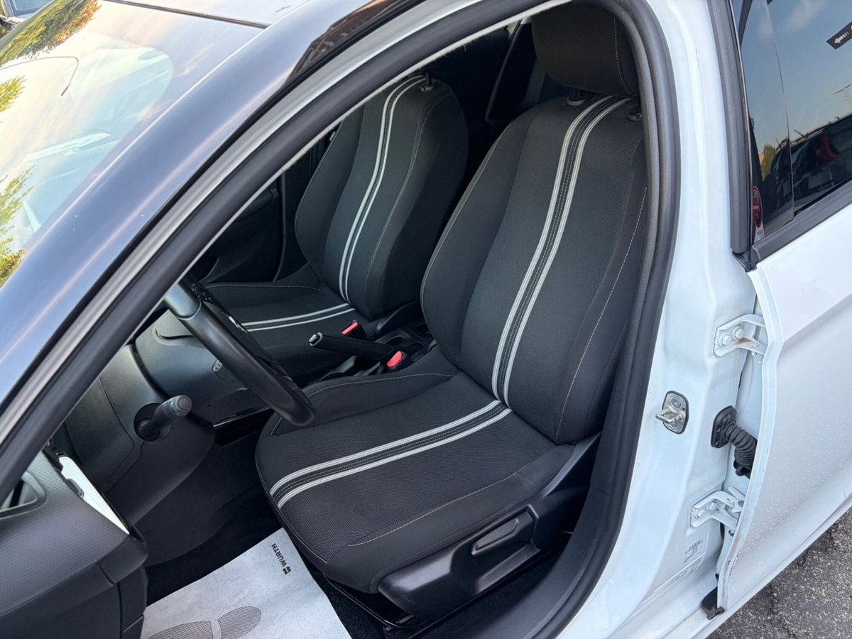 Opel Corsa 1.2 Design & Tech (9)