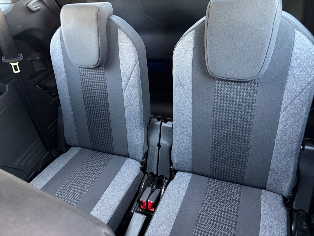 Peugeot 5008 1.5 bluehdi Active Pack s&s 130cv eat8 (13)