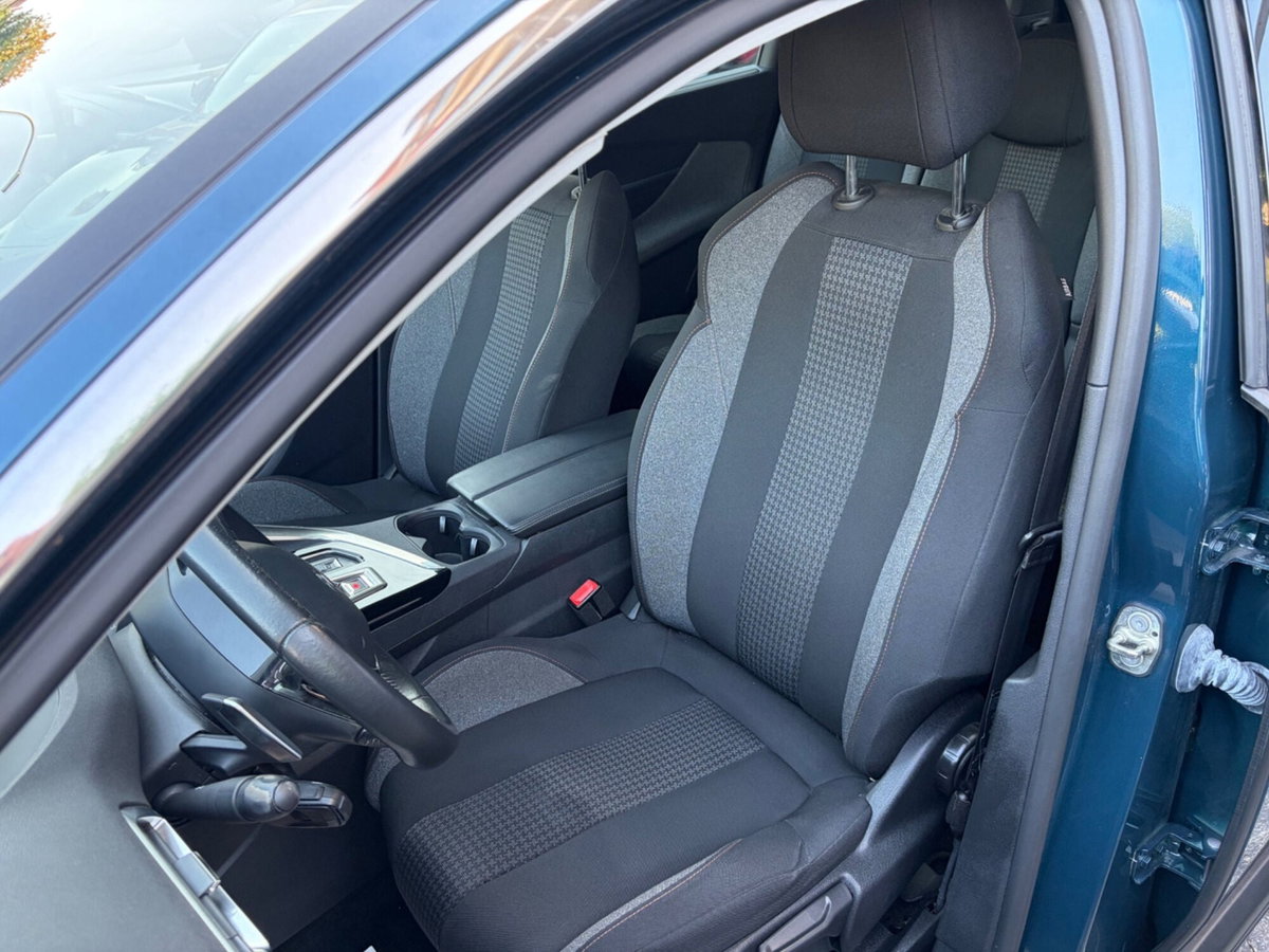 Peugeot 5008 1.5 bluehdi Active Pack s&s 130cv eat8 (9)
