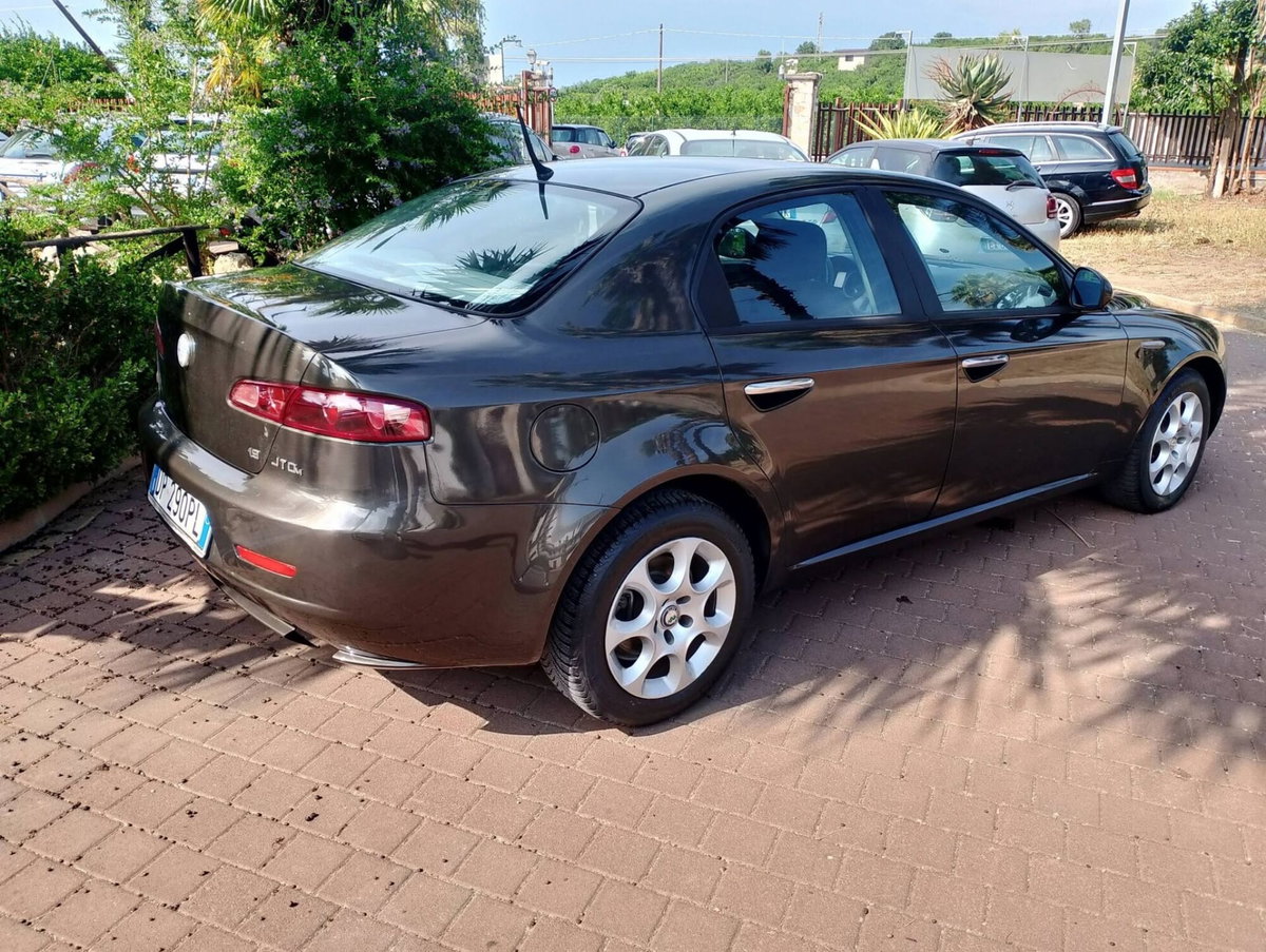 Alfa Romeo 159 1.9 JTDm 150CV Progression (6)