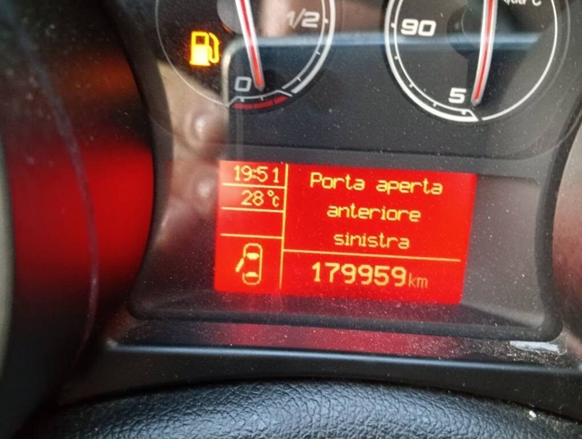 Alfa Romeo Giulietta 2.0 JTDm Exclusive 150cv E5+ (10)