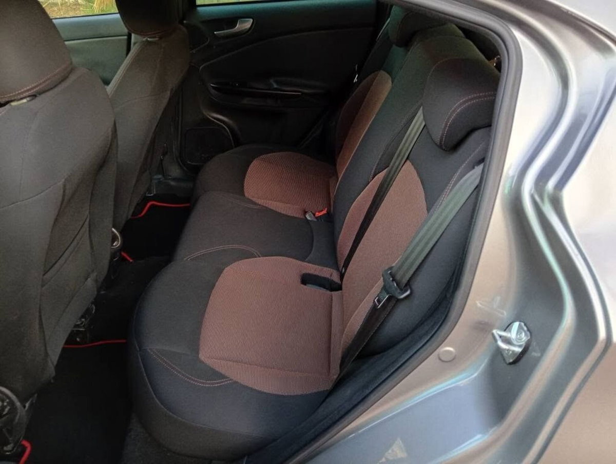 Alfa Romeo Giulietta 2.0 JTDm Exclusive 150cv E5+ (19)