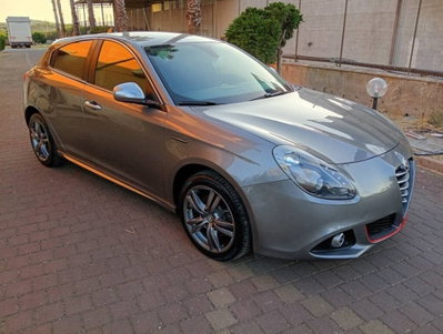 Alfa Romeo Giulietta 2.0 JTDm Exclusive 150cv E5+ (2)