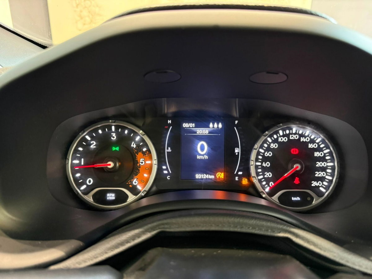 Jeep Renegade 2.0 Mjt 140CV 4WD Active Drive Longitude (10)