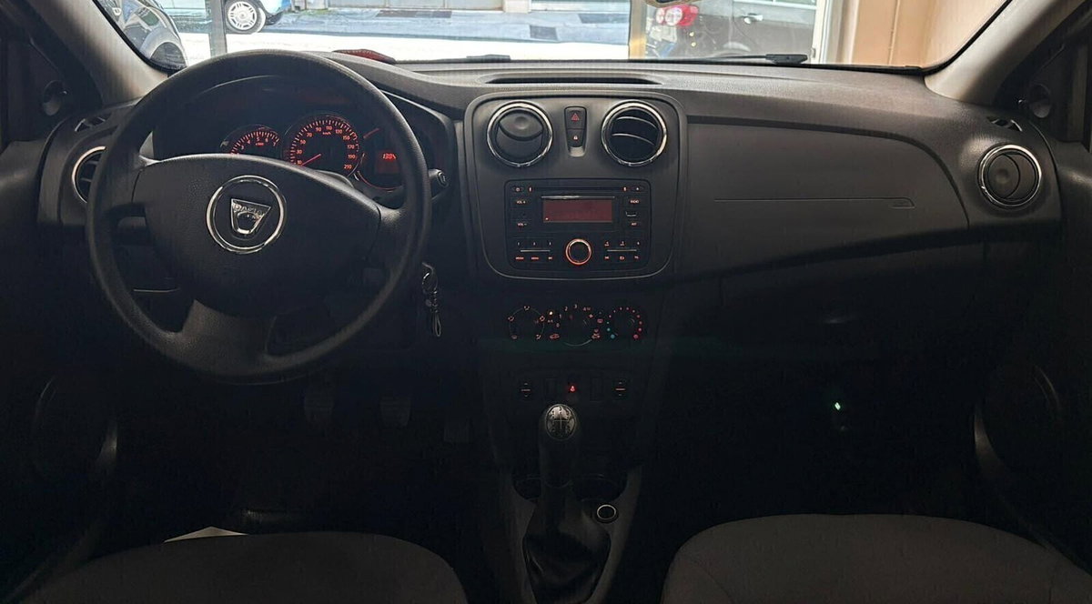 Dacia Sandero 1.5 dCi 8V 75CV Extra (13)