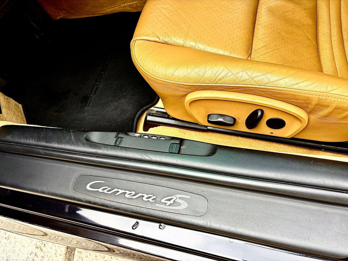 Porsche 911 Coupé Carrera 4S cat (15)