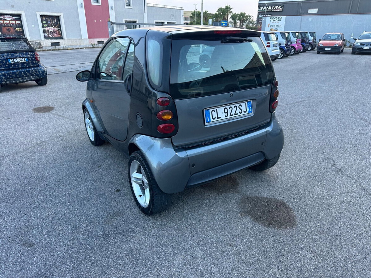 smart Fortwo 800 coupé pure cdi (6)