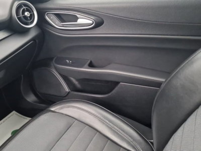 Alfa Romeo Giulia 2.2 Turbodiesel 180 CV AT8 Super (17)