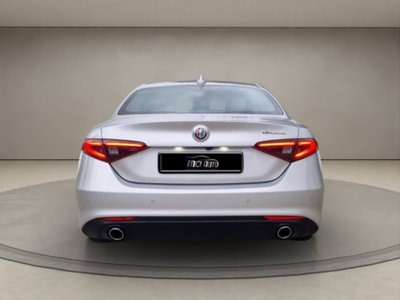 Alfa Romeo Giulia 2.2 Turbodiesel 180 CV AT8 Super (4)