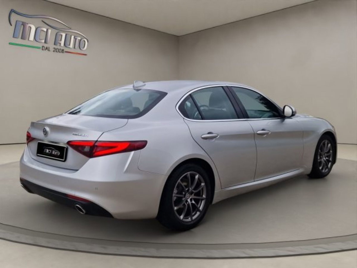 Alfa Romeo Giulia 2.2 Turbodiesel 180 CV AT8 Super (5)